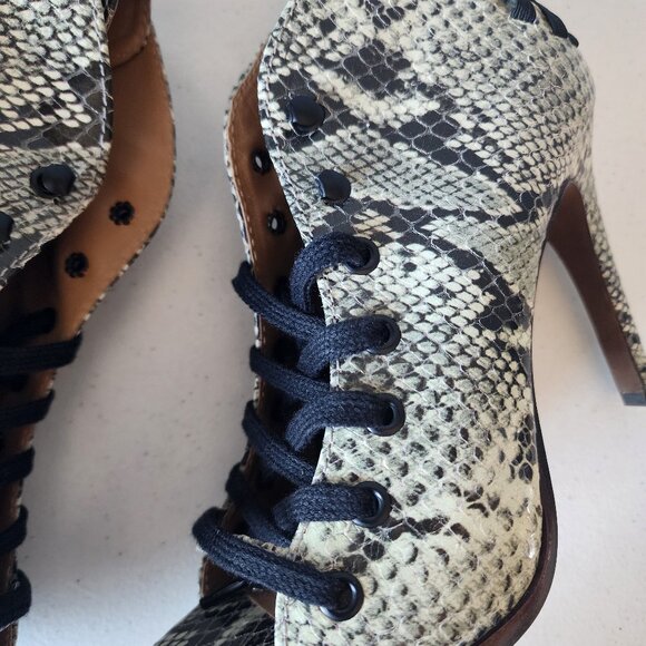 Snake Skin Bootie "NEW" - Picture 16 of 16